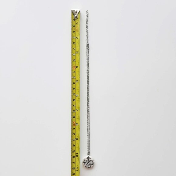 Vintage 90s style victorian gothic thorns silver circle pendant necklace - Picture 6 of 9